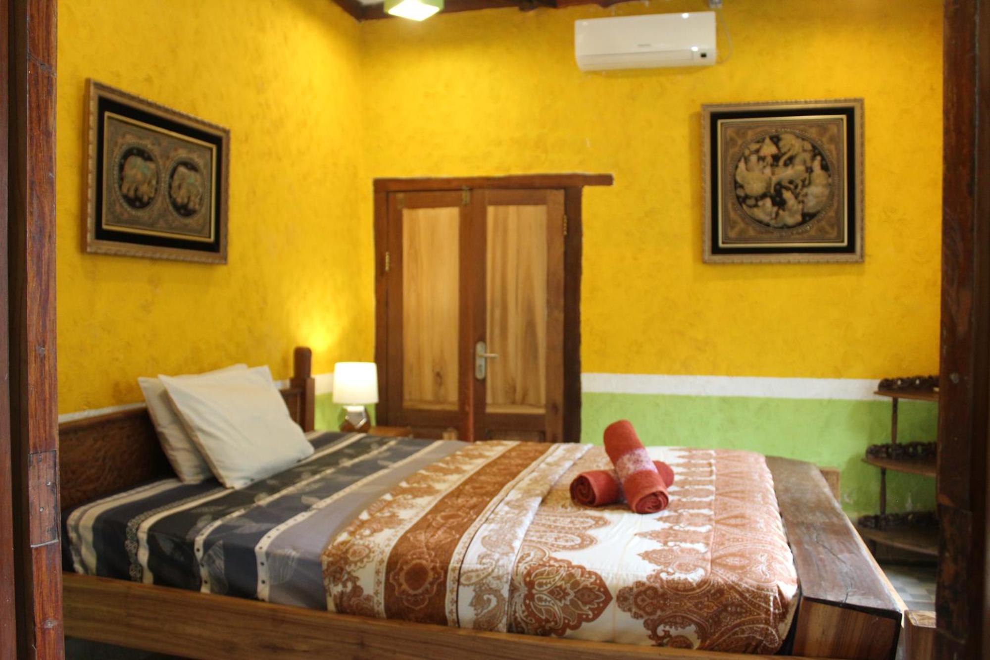 Lombok Stanley Garden Villas Montongbuwoh Exterior photo