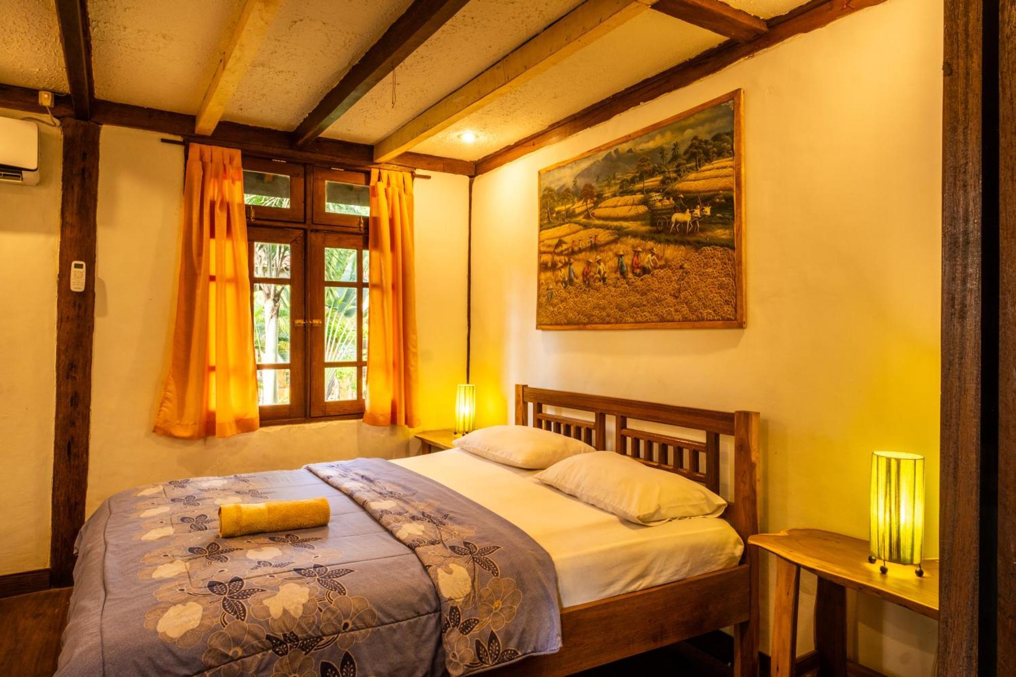 Lombok Stanley Garden Villas Montongbuwoh Exterior photo