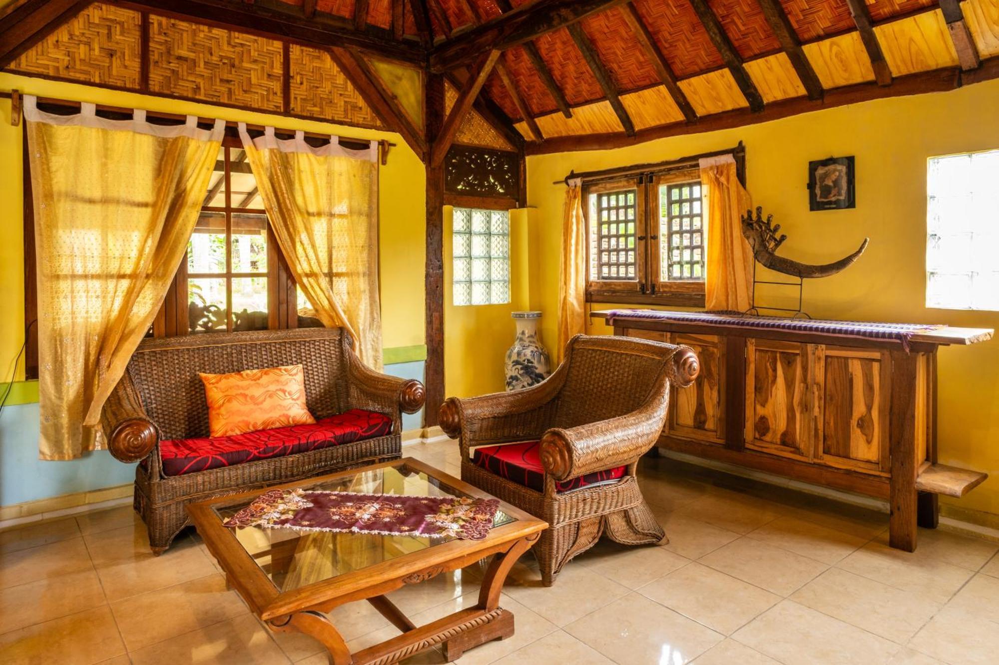 Lombok Stanley Garden Villas Montongbuwoh Exterior photo